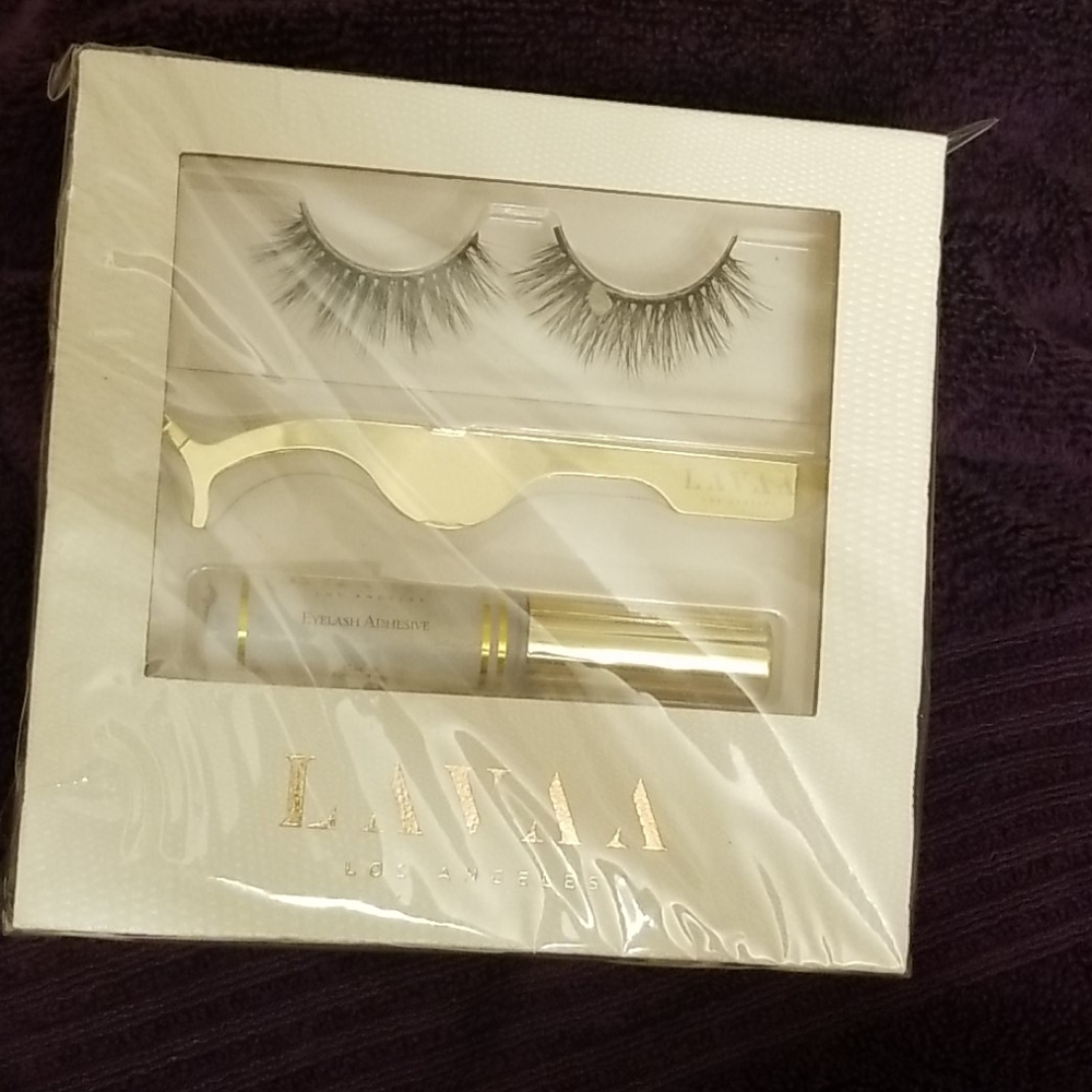 Lavaa flirty lash set